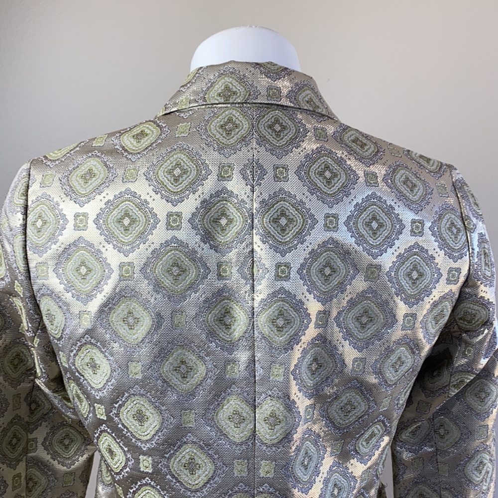 Women’s Patterned Jacquard Blazer - Green Metallic - Picture 11 of 16